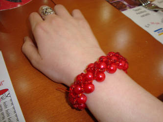 Red pearls bracelet