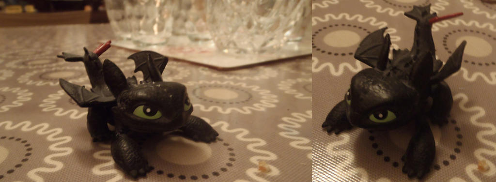 Joined mini Toothless figures by Nightfury-Rider123 on DeviantArt
