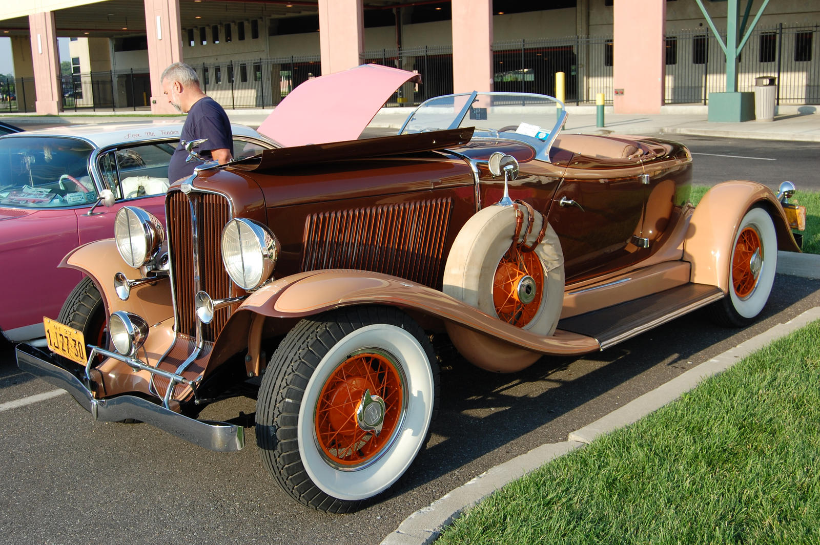 Goth Rocker Oldtimer 1933 Auburn Boattail Speedster Oldtimer Auburn Occasion | Overig | Wit