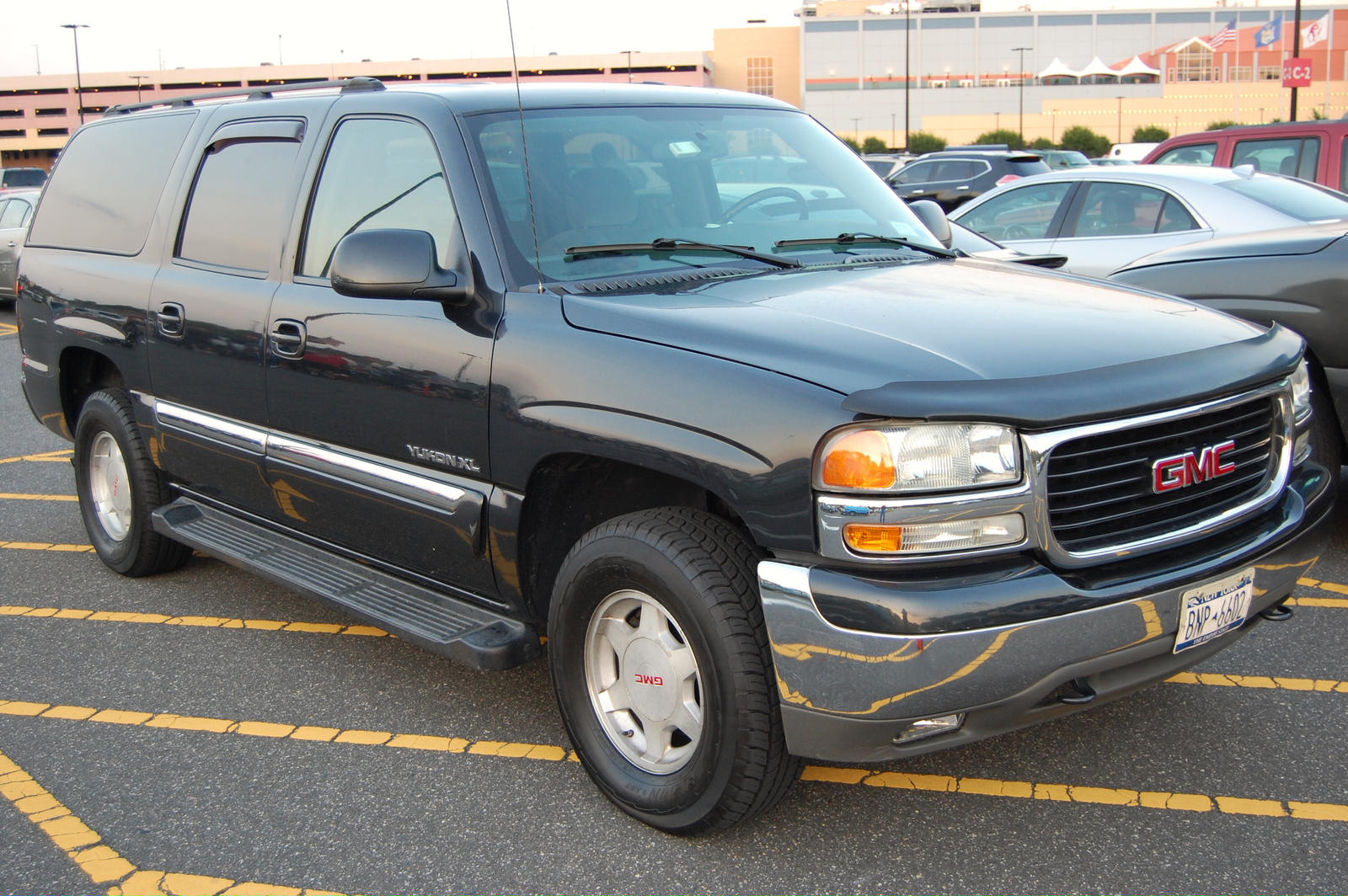 2004 GMC Yukon XL 1500 4WD SLT (II)