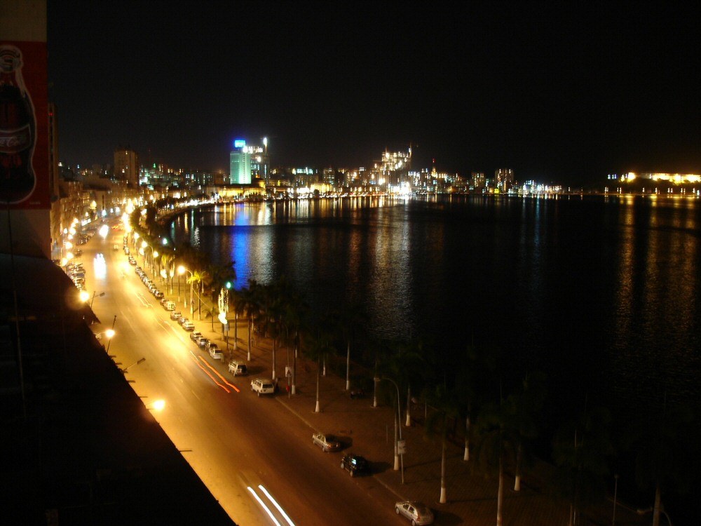 Baia de luanda - noite