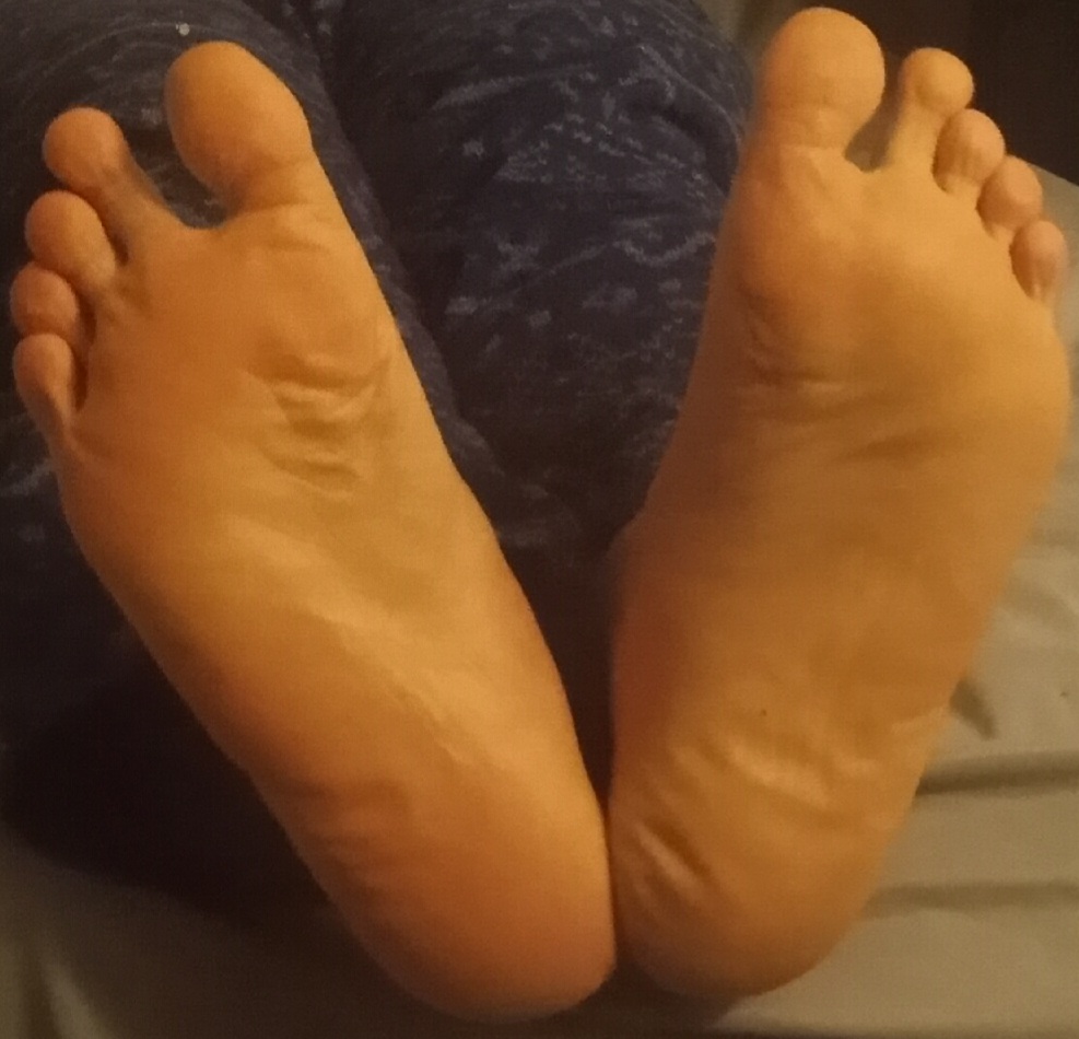 Foot Poses Deviantart Feet Pose 1 by Wolfofzootopia on DeviantArt