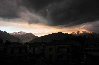 Grigna e Resegone prima della tempesta