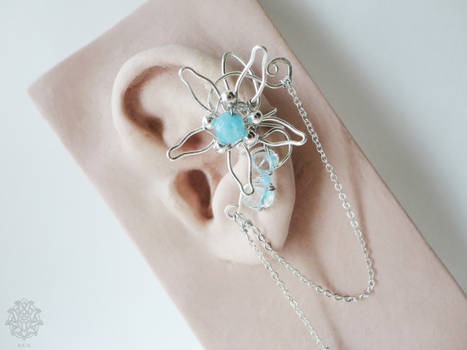 The Primrose set - ear cuff (close up)