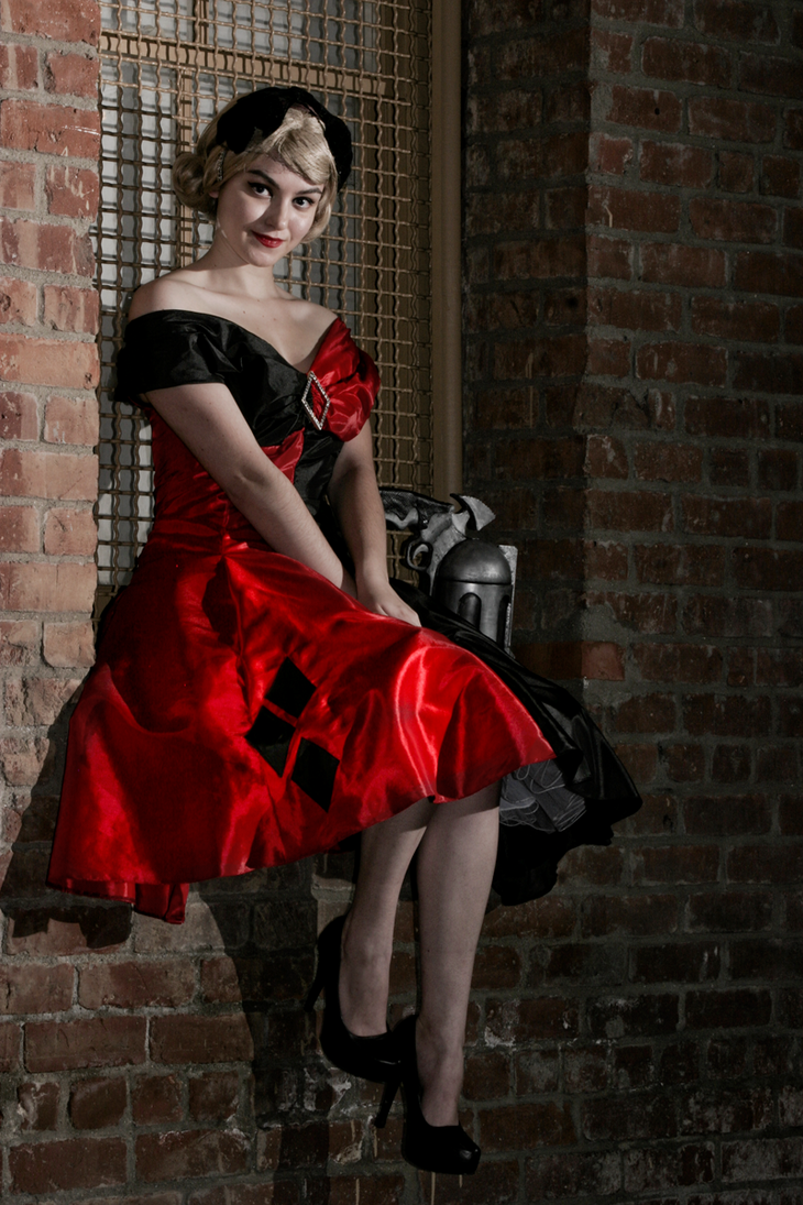 Harley Quinn Vintage Vogue by eglem