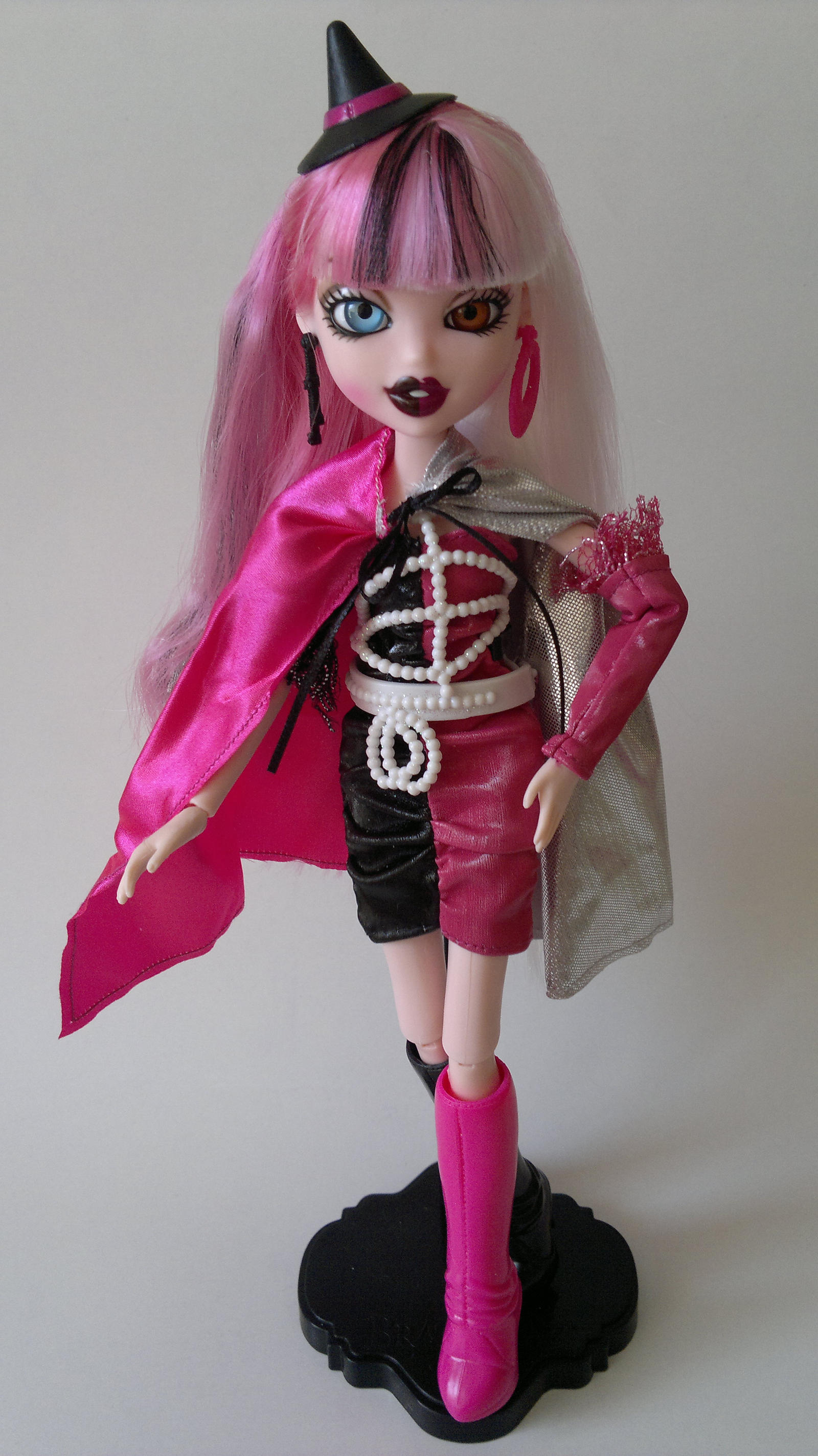 Bratzillaz - Cloetta Spelletta  Fantasy doll, Monster high dolls, Pretty  dolls