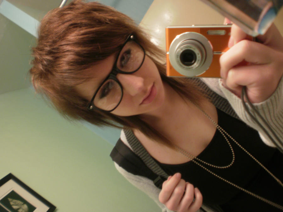 Brown hair with nerd glasses