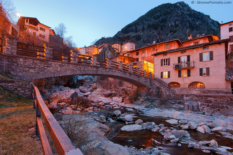 Branzi - Bridge and village