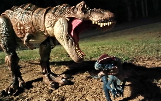 T Rex vs Dilophosaurus 