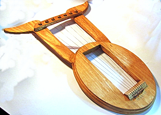 Roman Lyre