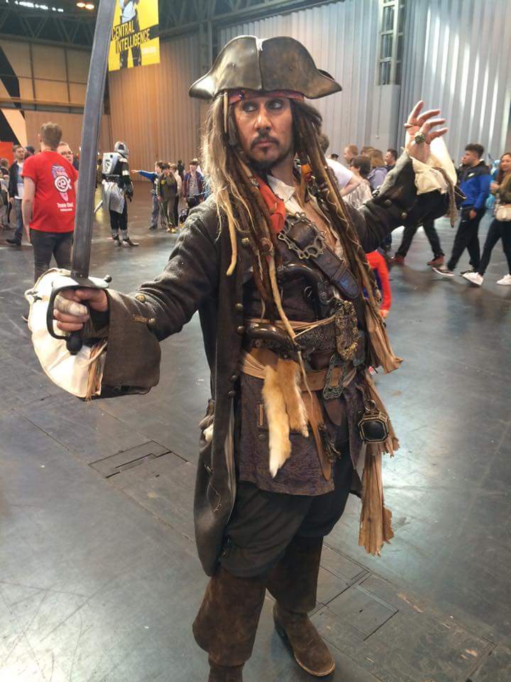 Captain Jack Sparrow look-alike by TruEntertainments on DeviantArt 
