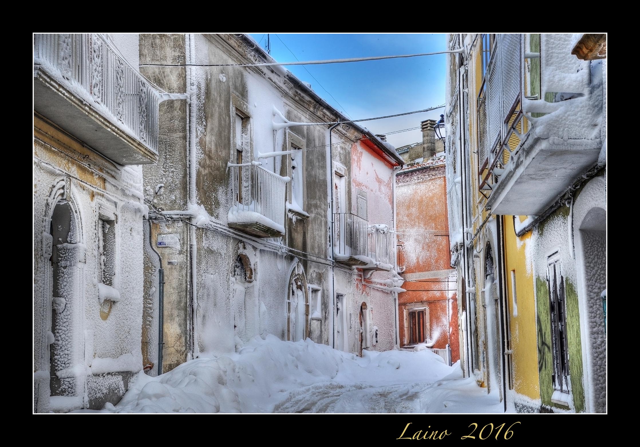 Snow white and the colors HDR