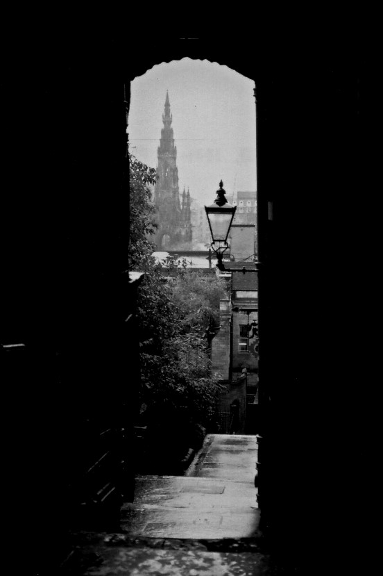 Alley way in Edinburgh