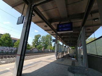 Hanover-Kleefeld suburban train station w. display