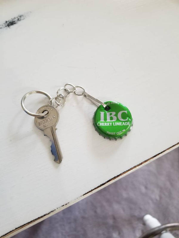 bottlecap keychain #24 (IBC cherry limeade)