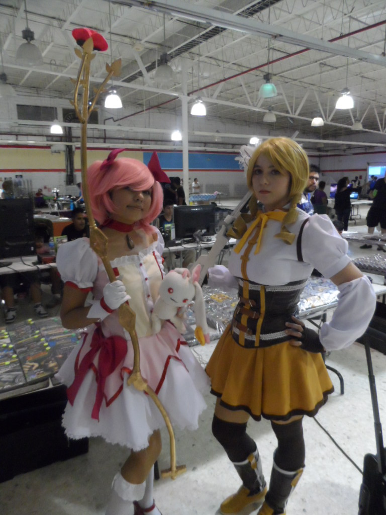 Madoka Kaname and Mami Tomoe.