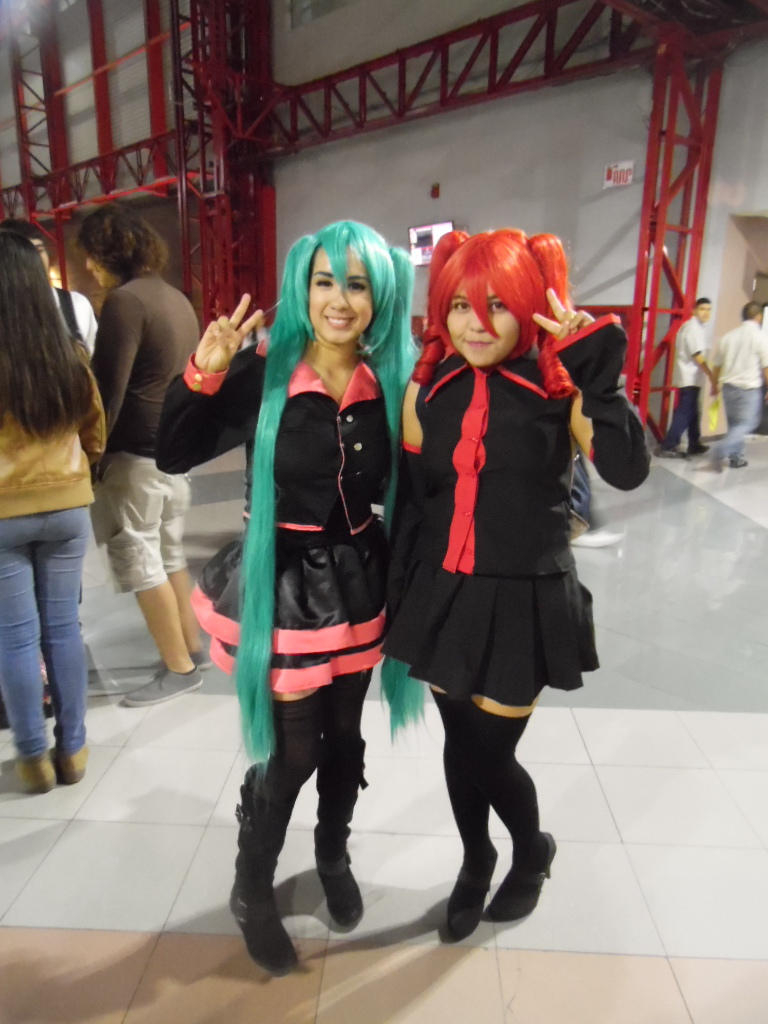 Hatsune Miku And Kasane Teto Cosplay By Brandonale On DeviantArt hatsune-miku-and-kasane-teto-cosplay-by-brandonale-on-deviantart