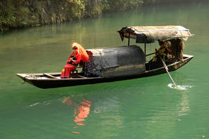 Traditional Chinese boat 2