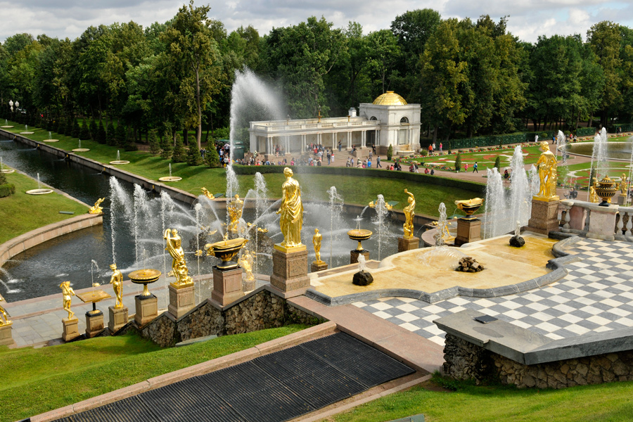 Peterhof fountain 3