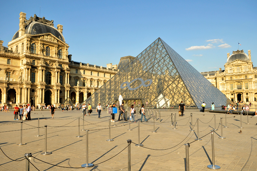 Louvre Pyramid 1