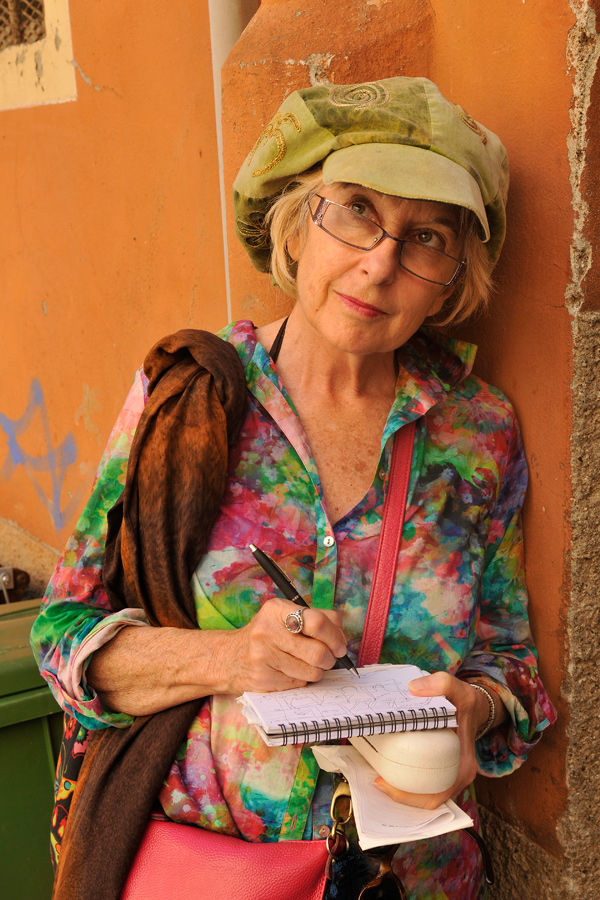 Lyn sketching in Riomaggiore