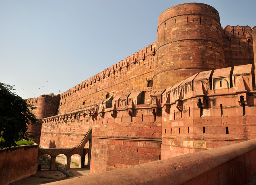 Agra Fort walls 1