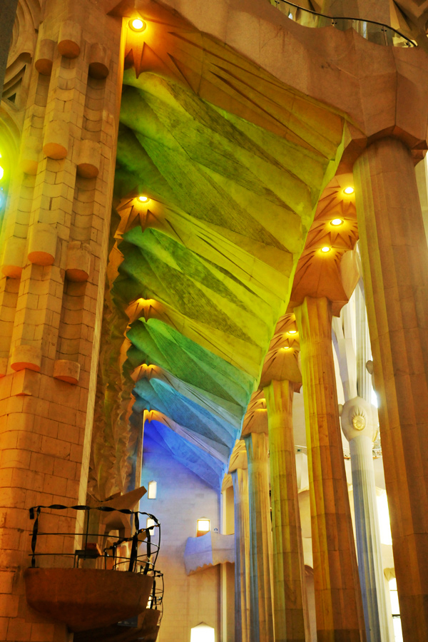 La Sagrada Familia interior 6