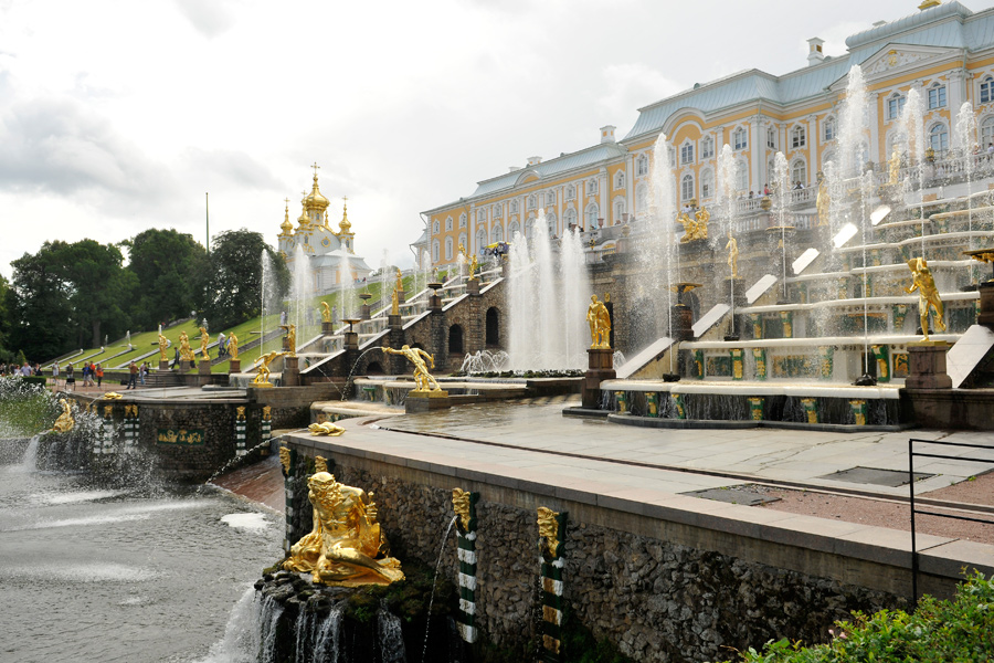 Peterhof Fountain near St Petersburg 2