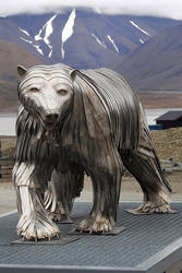 Polar bear sculpture - Svalbard by wildplaces