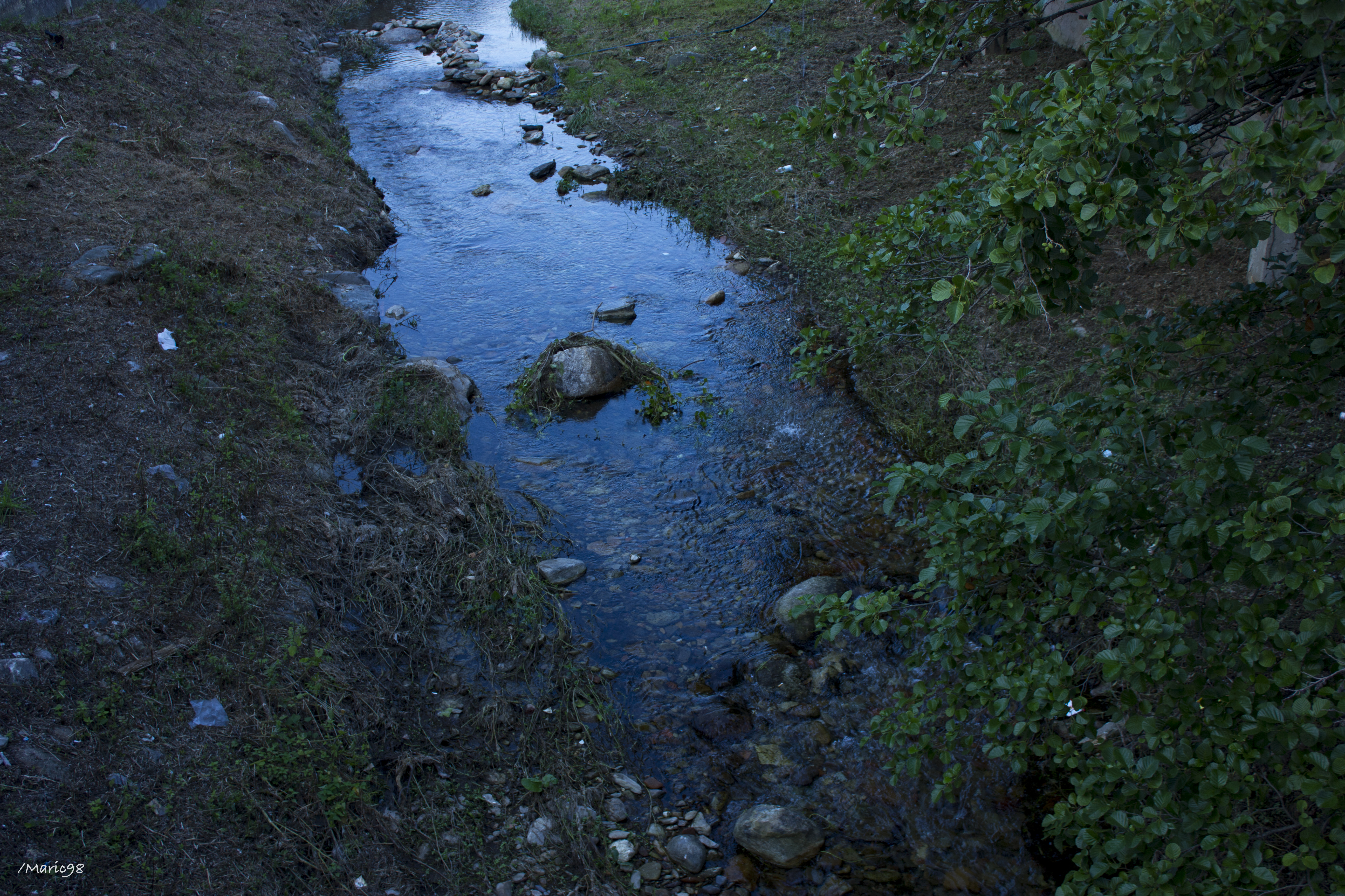 The flow at night