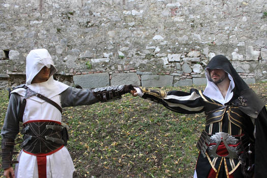 Altair and Ezio Cosplay - Bleeding Effect 1