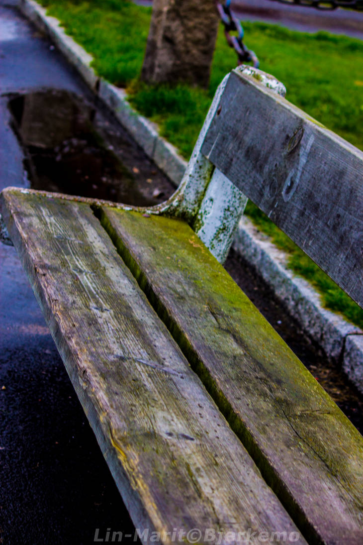 Worn bench by RealityCalls on DeviantArt
