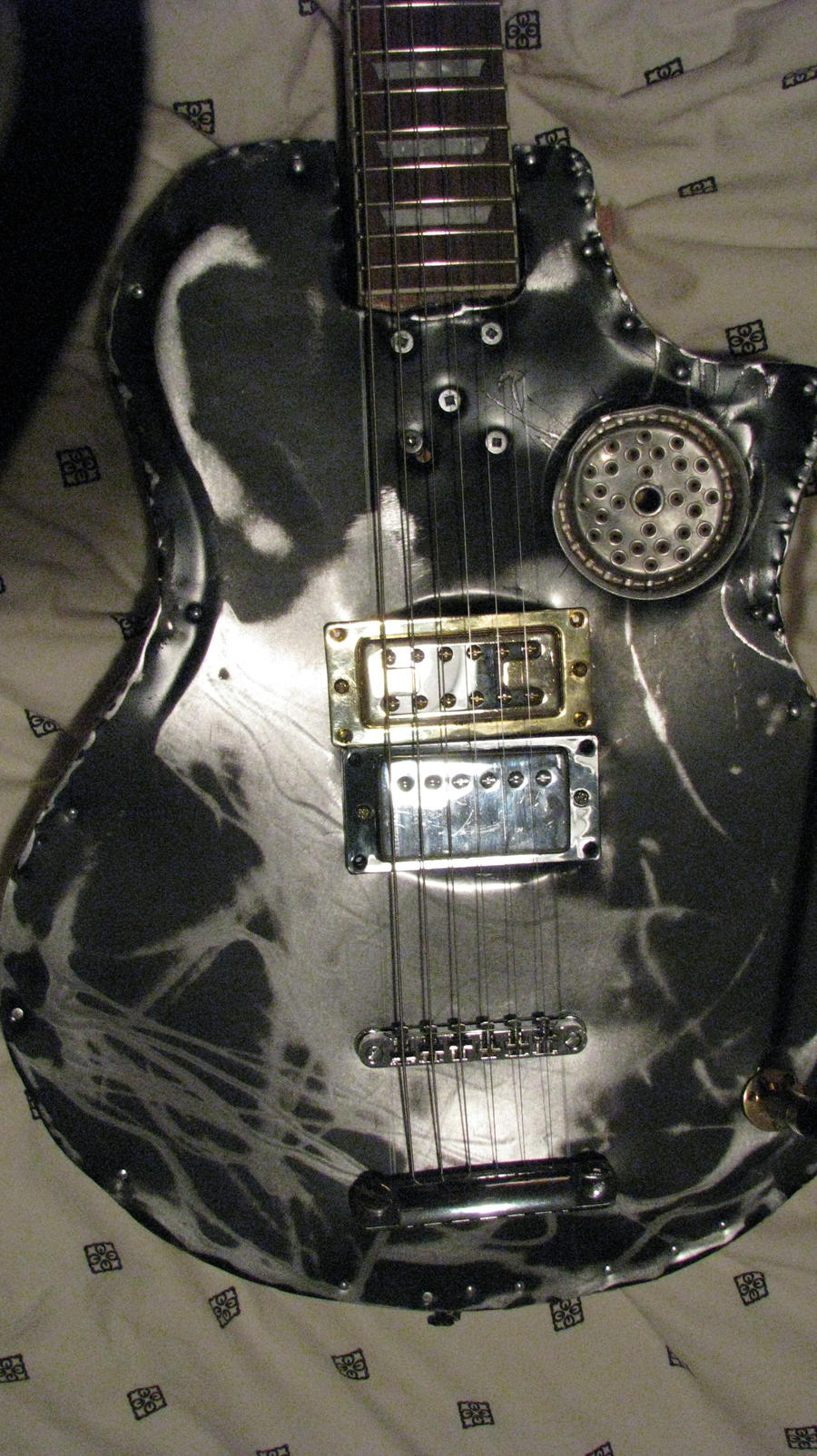 garbage_guitar_by_stubart_d4m0kvo-fullview.jpg garbage_guitar_by_stubart_d4m0kvo-fullview.jpg