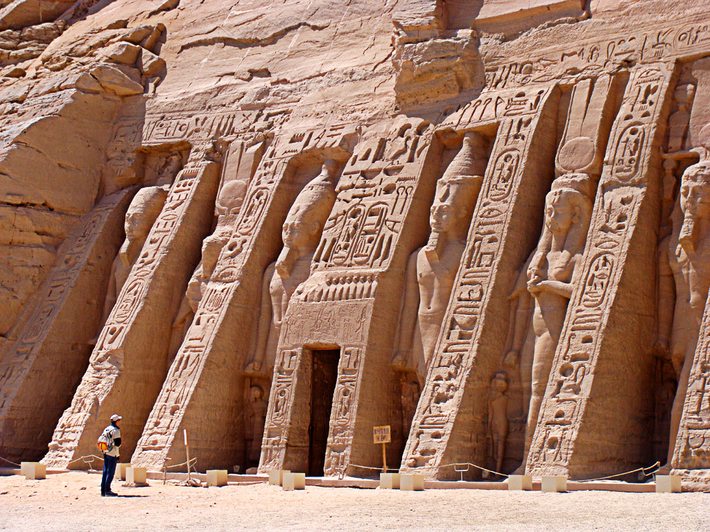 ABOU SIMBEL Temple de la reine