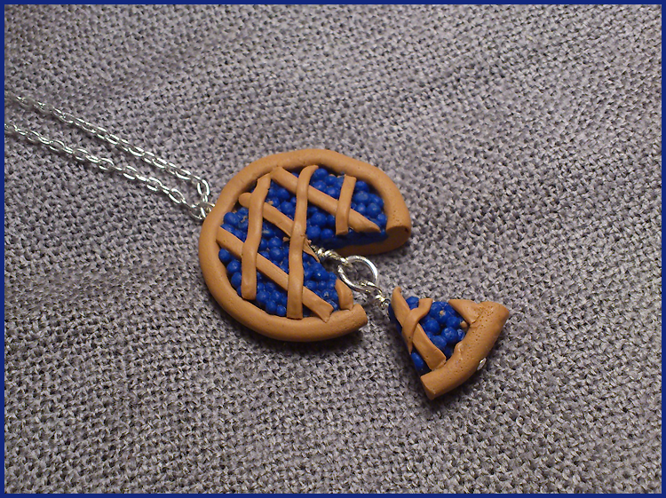 Pie necklace