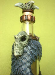Dragonscale bottle - skull1