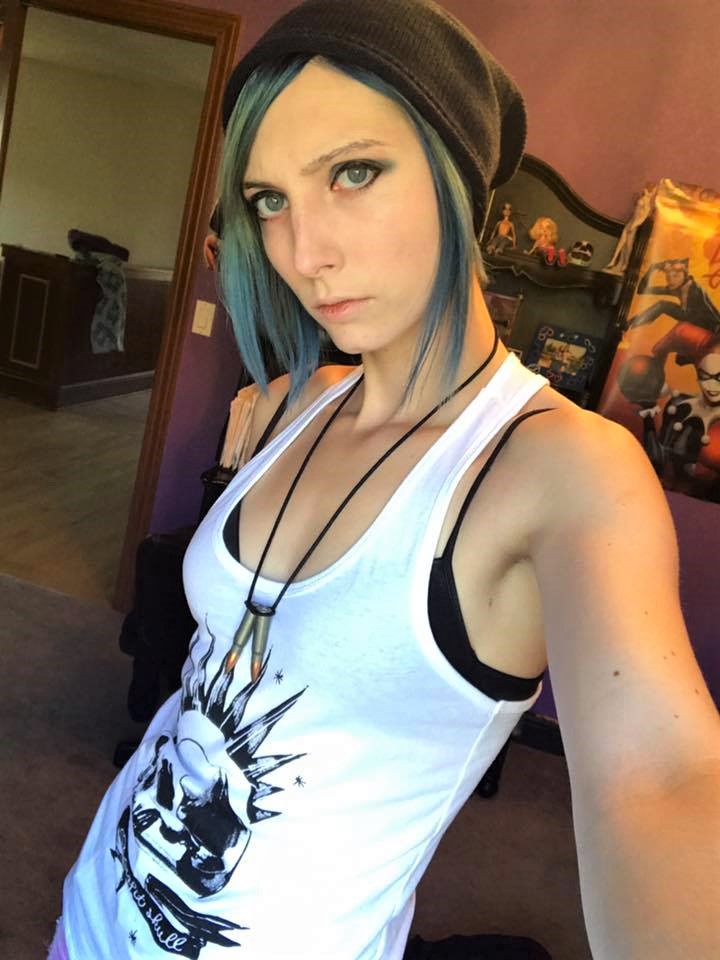 Chloe Price Takes a Selfie