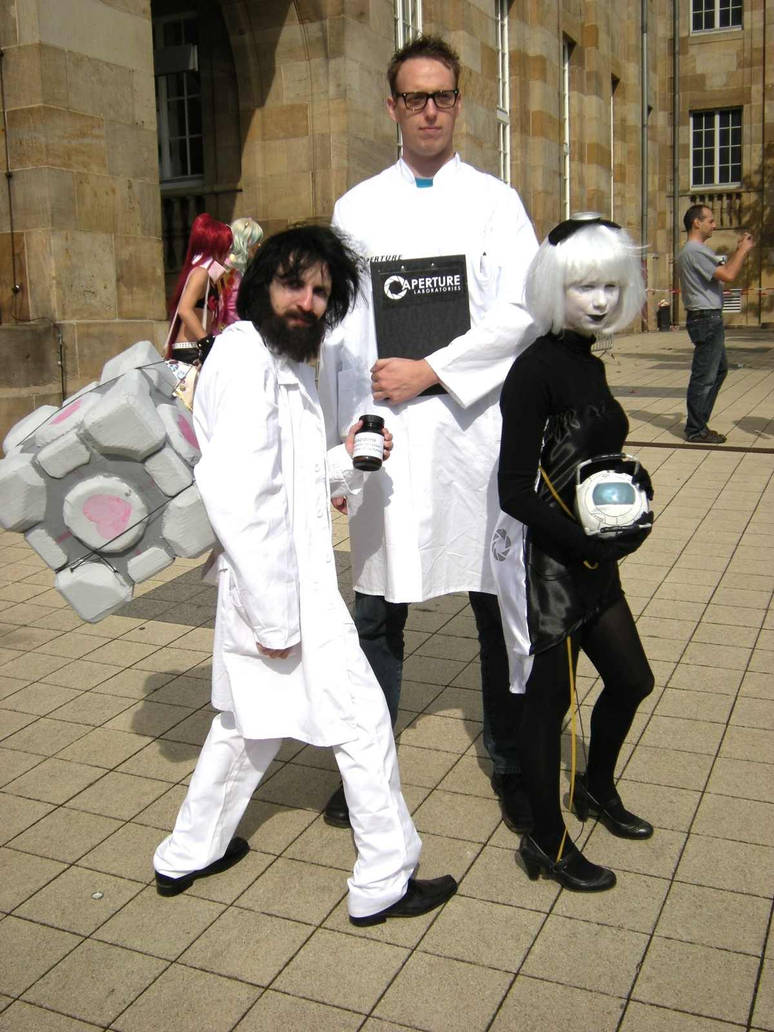 Doug Rattmann, GlaDos and a crazy Professor by KaitoraXD on DeviantArt