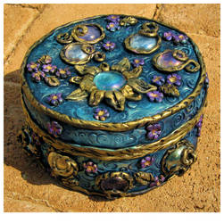 Blue trinket box I