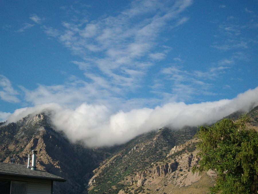 Mountain Scenes - Cloud Crawling 2