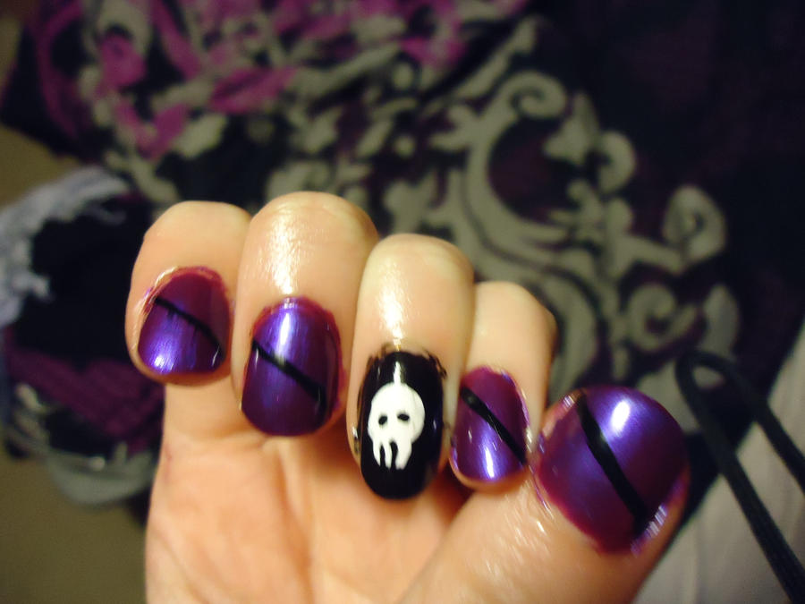 Chrome Inspired Nail Art-Left