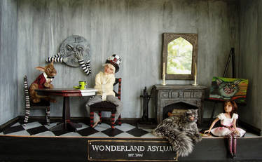 Wonderland Asylum - 1:12 scale