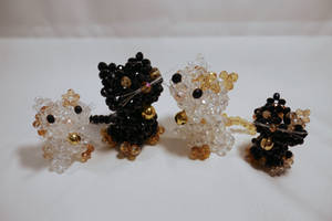 Beaded cats japaniche technik