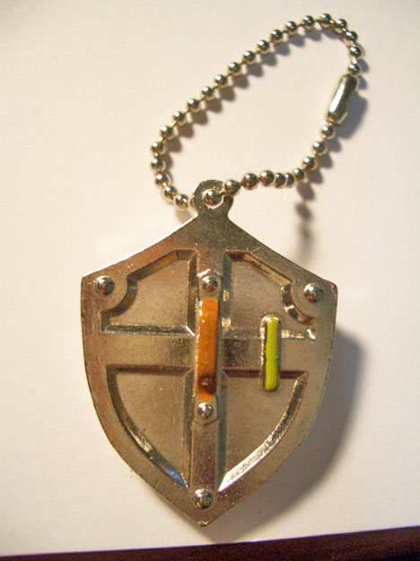 Link Hylian Shield Keychain 02