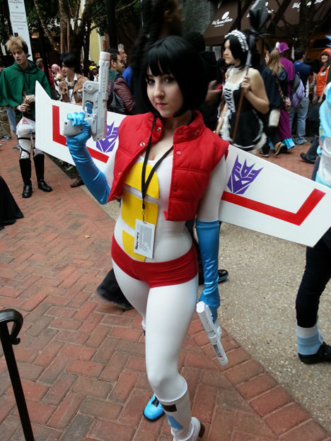 Female Starscream by StealthNinja5 on DeviantArt