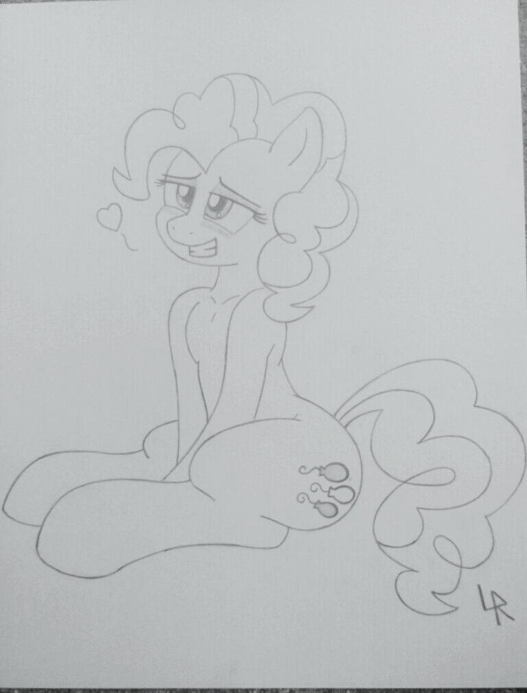 Pinkie Pie (^_^ )