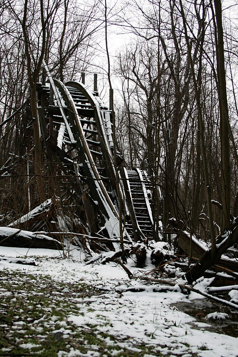 abandoned park 10 by aeiryn