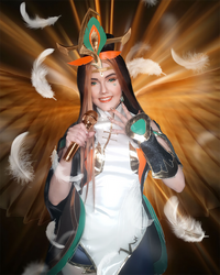 Graceful Phoenix Seraphine Cosplay