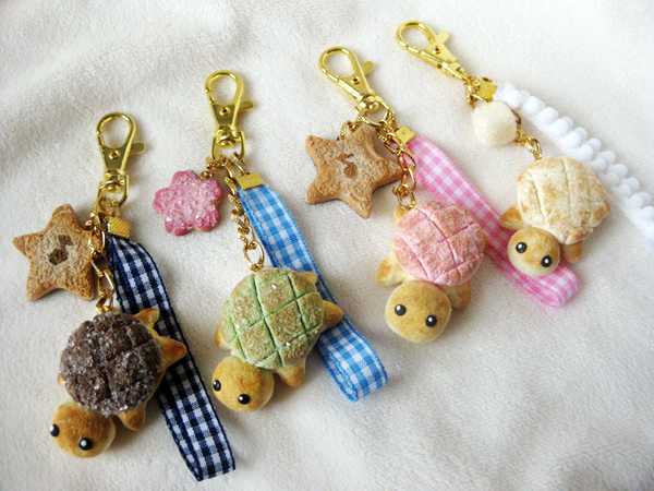 Kameronpan: Turtle Melon Bread Bag Keychains