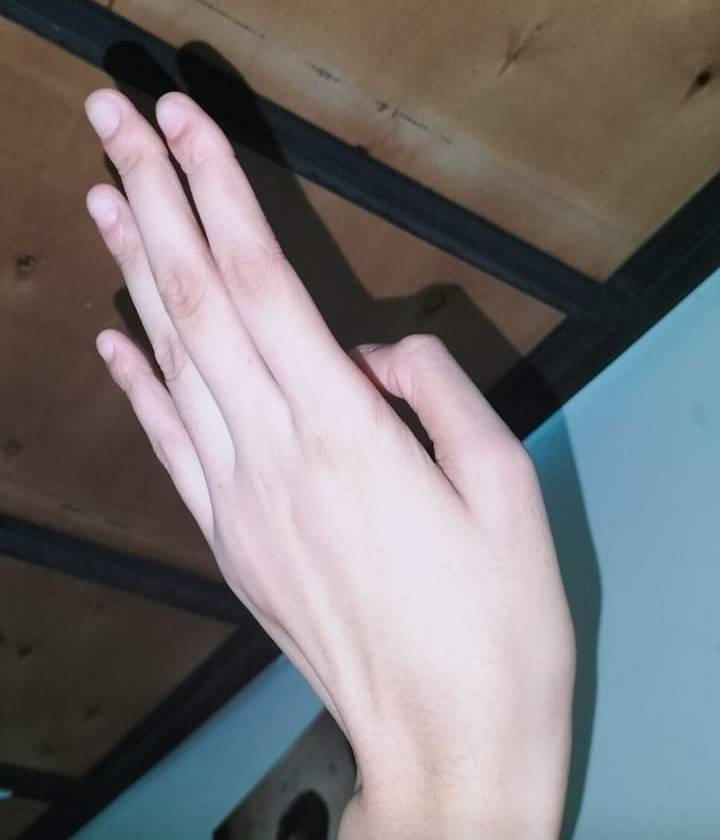 Girl's big hand and Long fingers by TracyTally on DeviantArt
